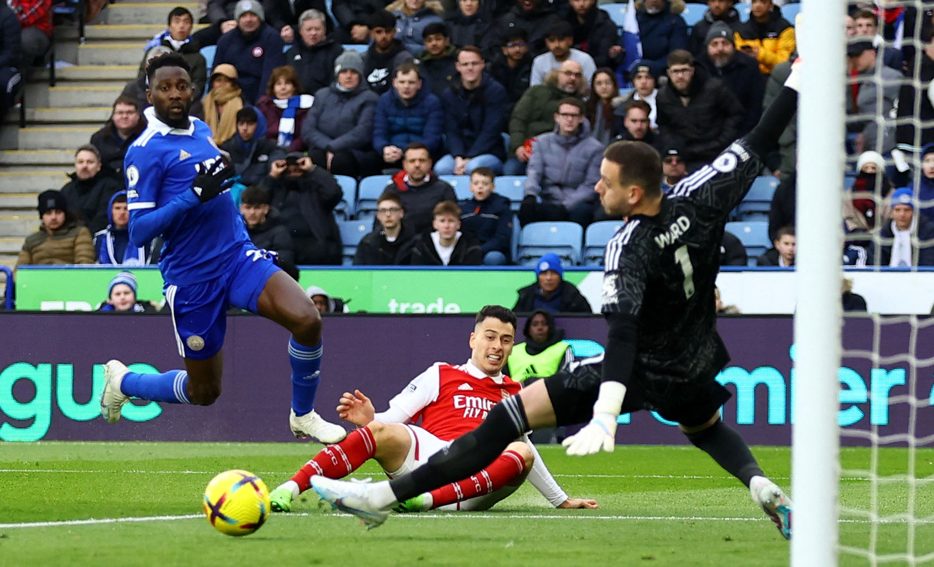 並強調了 並強調了